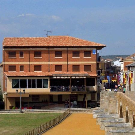 Hostal Don Suero De Quinones Hospital de Órbigo Exterior foto